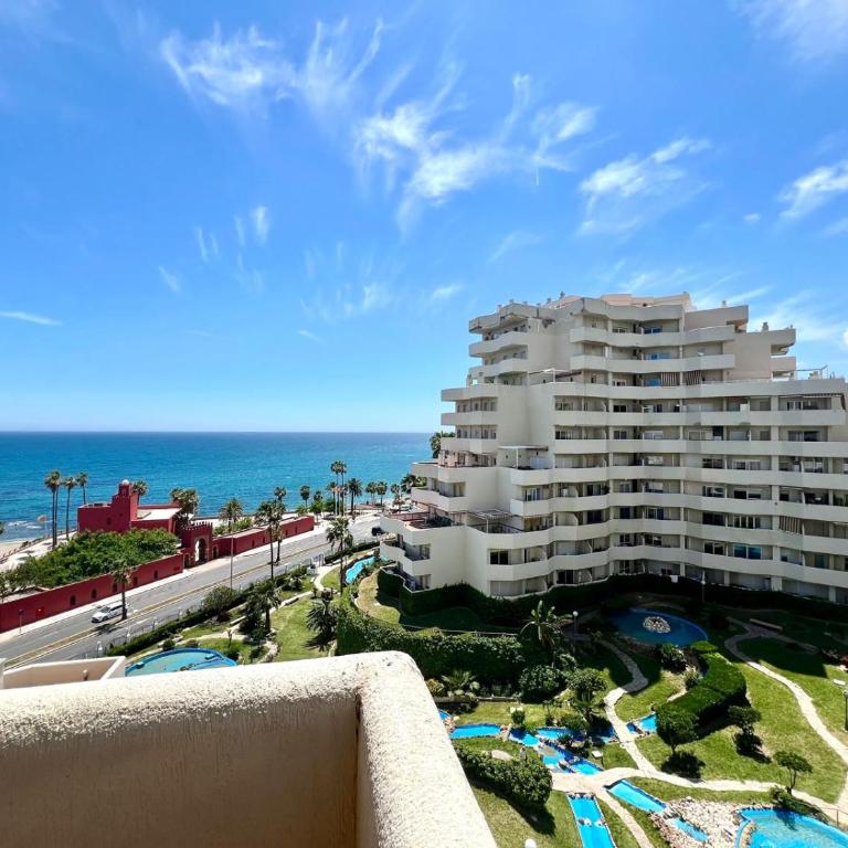 Large Apartment Side Sea View Benalbeach - Apartamento con balcón - 3