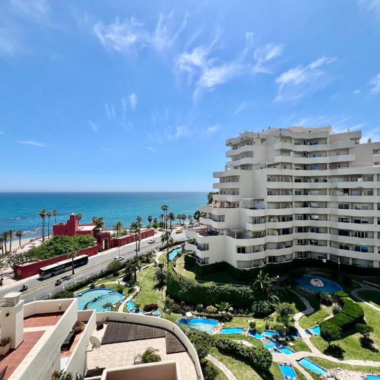 Large Apartment Side Sea View Benalbeach - Apartamento con balcón - 7