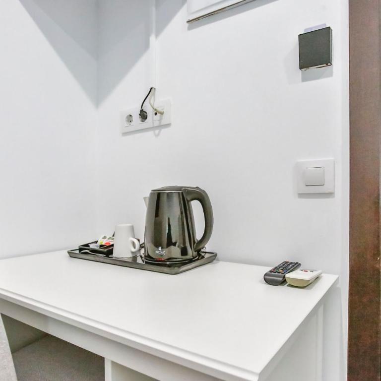Laramond Barcelona Rooms - Twin Room with Private Bathroom - 1