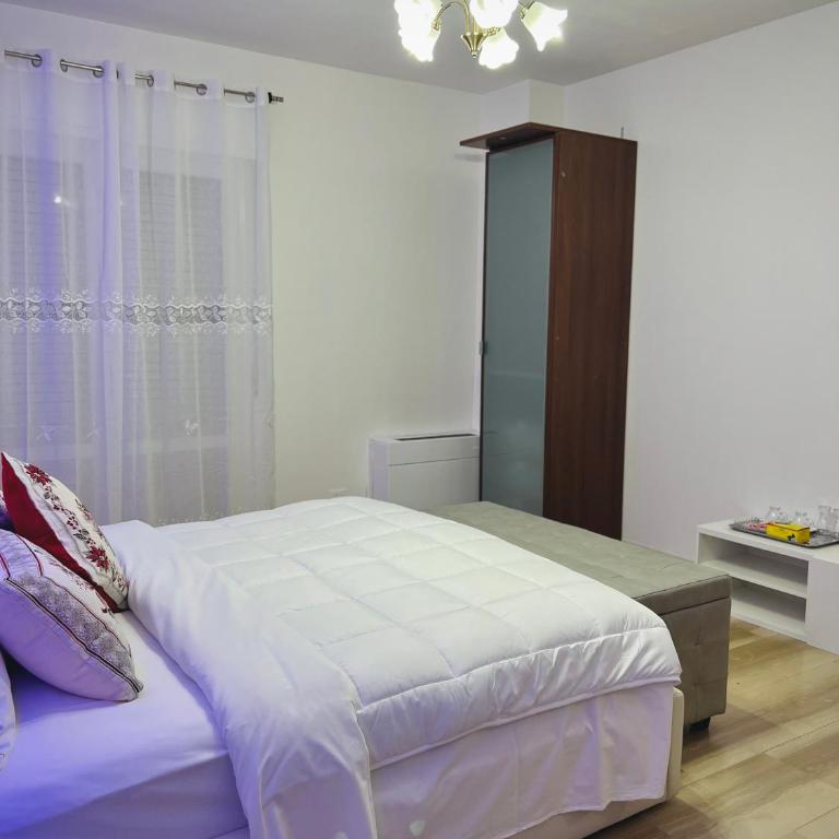 Blue Deluxe Venice - Camera Tripla Economy con Bagno in Comune - 7