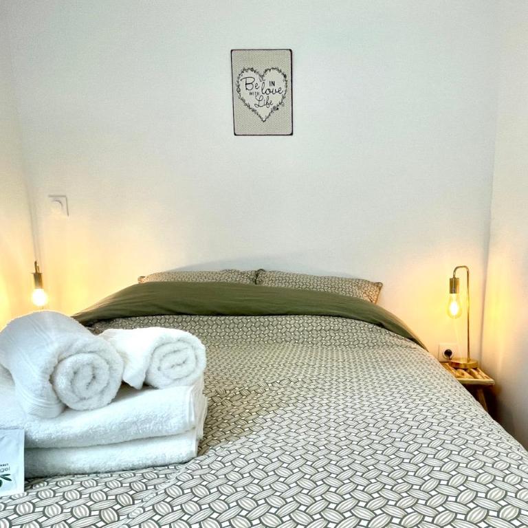 " Échappée St-Michel " Centre Ville - Tout à pied - Wifi - Appartamento con 2 Camere da Letto - 20