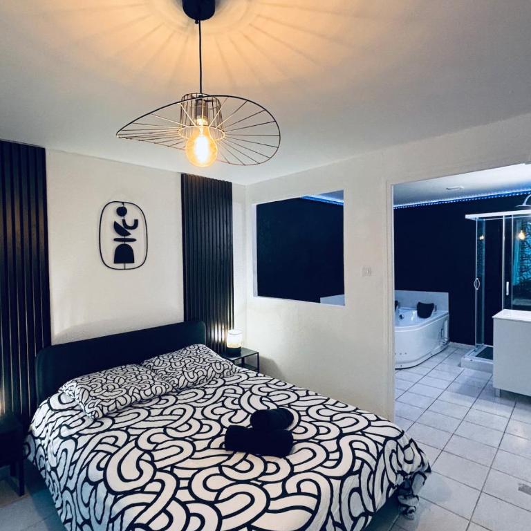 Love Room-Jacuzzy-Beziers - Appartamento con 1 Camera da Letto - 6