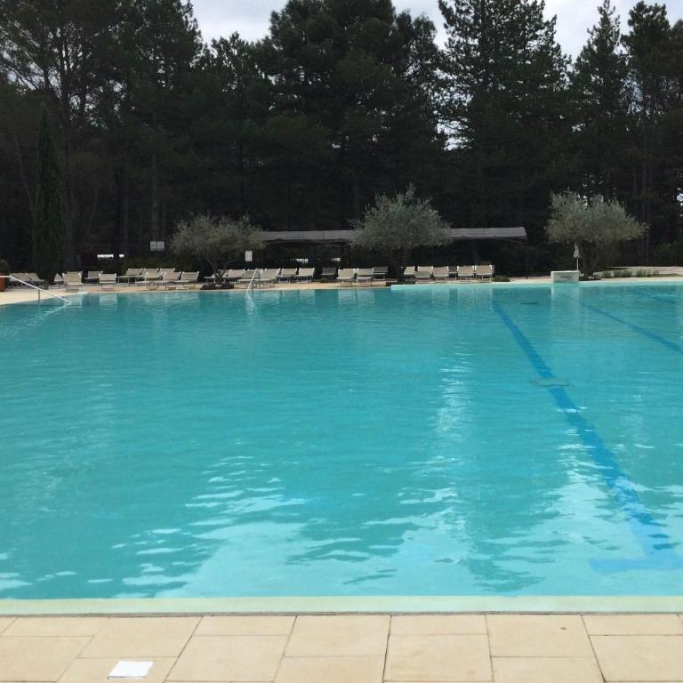 Bastidon provençal dans domaine naturiste avec accès gratuit parc aquatique - Maison 2 Chambres - 1