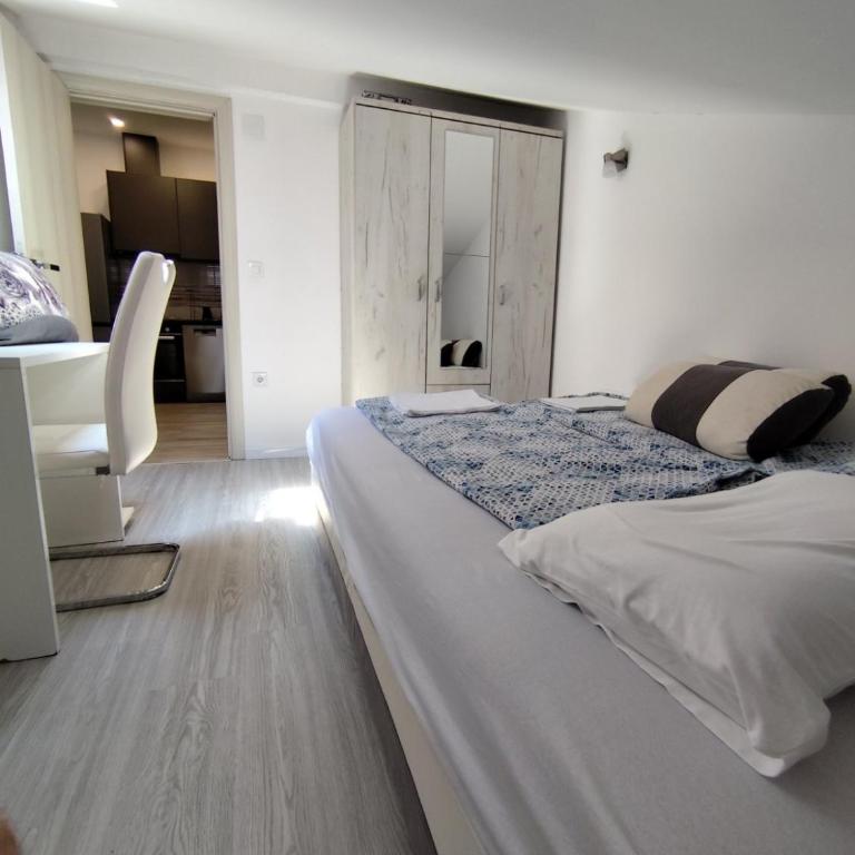 Apartman Lidija - Two-Bedroom Apartment - 3