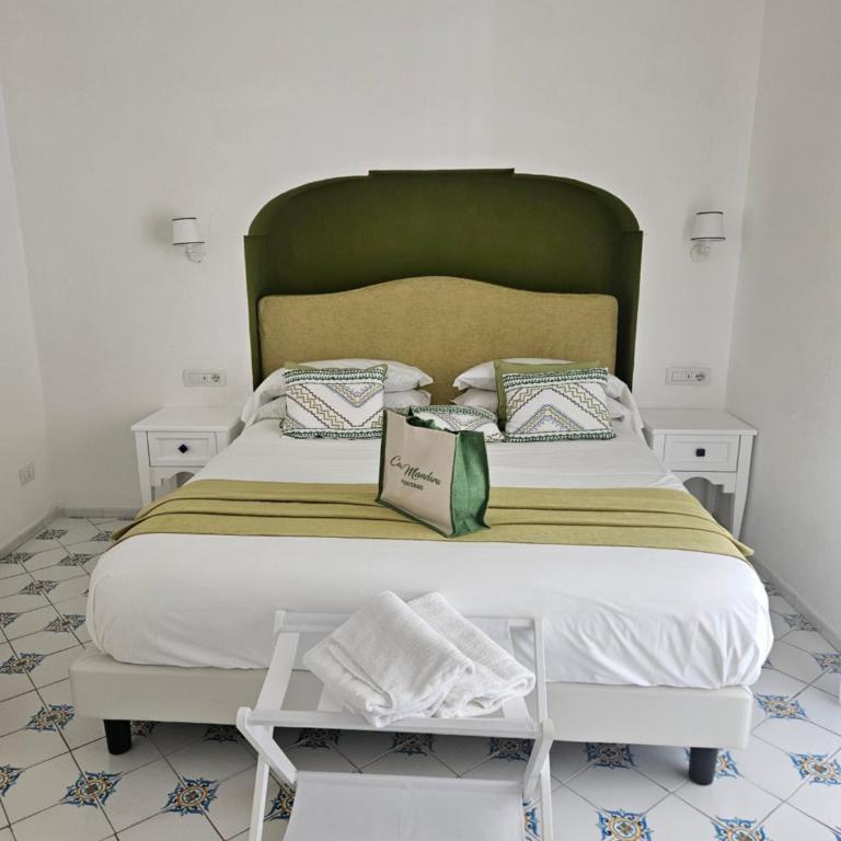 Casa Mandara B&B - Camera Superior Matrimoniale/Doppia con Letti Singoli con Terrazza - 4