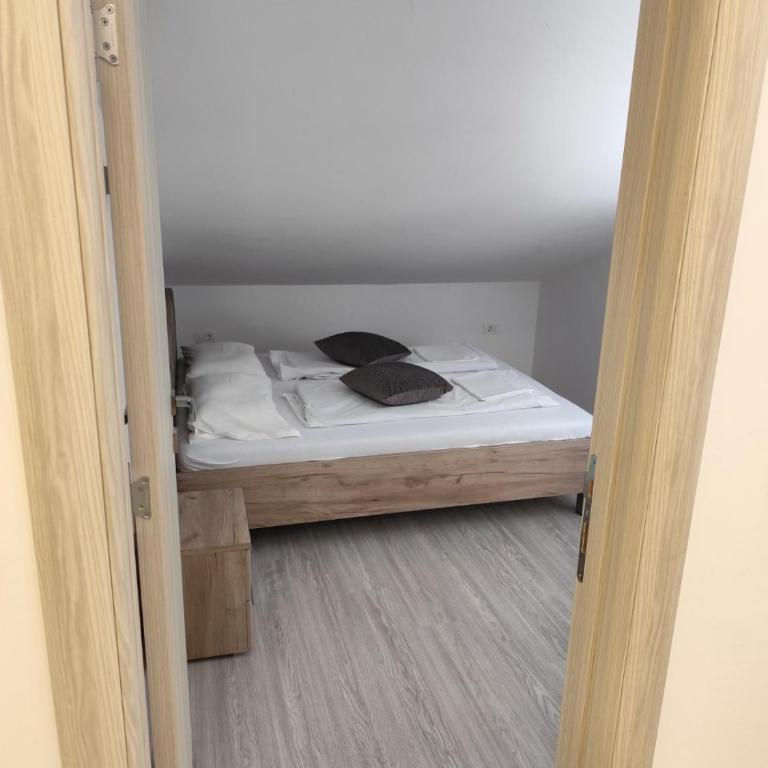 Apartman Lidija - Two-Bedroom Apartment - 8