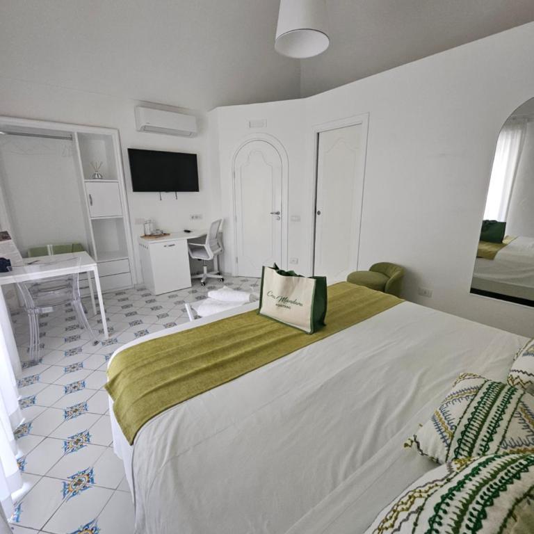 Casa Mandara B&B - Camera Superior Matrimoniale/Doppia con Letti Singoli con Terrazza - 9