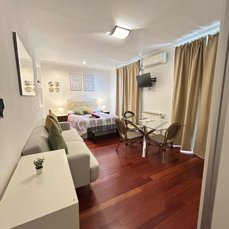 Alojamiento Angel - Triple Room with Shared Bathroom - 2
