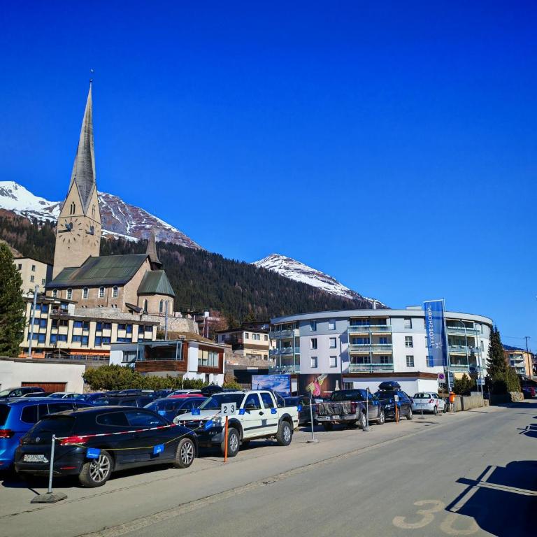 Grosszügige 3 Schlafzimmer Wohnung mit privatem Garten neben Jakobshornbahn - Apartment mit Blick auf die Berge - 66