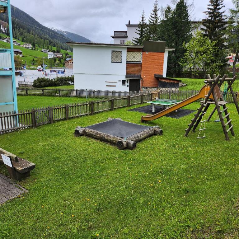 Grosszügige 3 Schlafzimmer Wohnung mit privatem Garten neben Jakobshornbahn - Apartment mit Blick auf die Berge - 81
