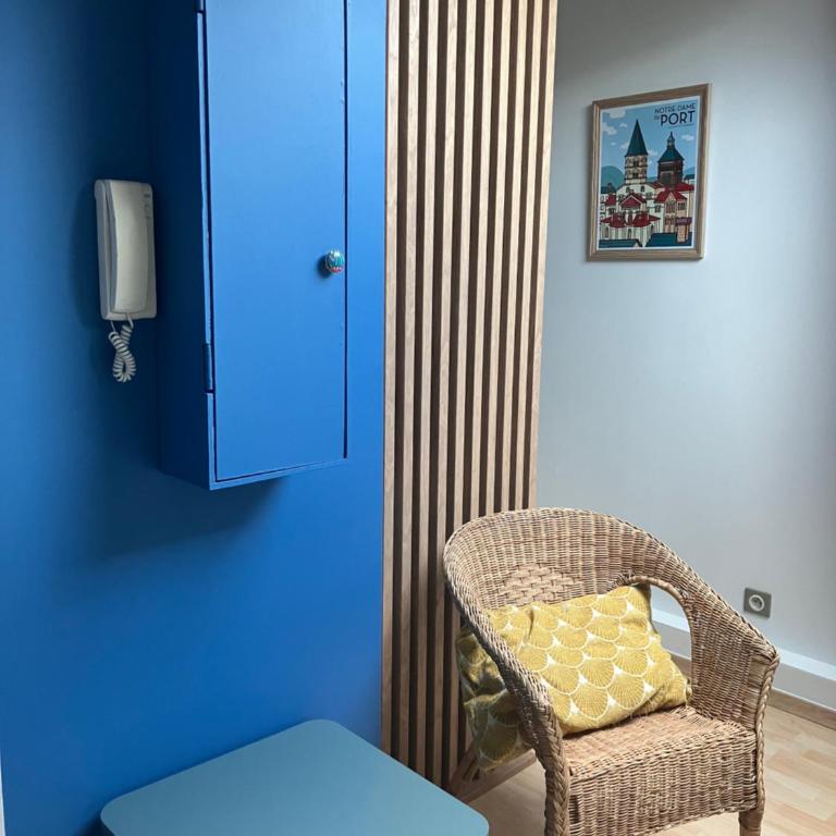 Studio centre-ville climatisé avec parking gratuit - Appartement - 10