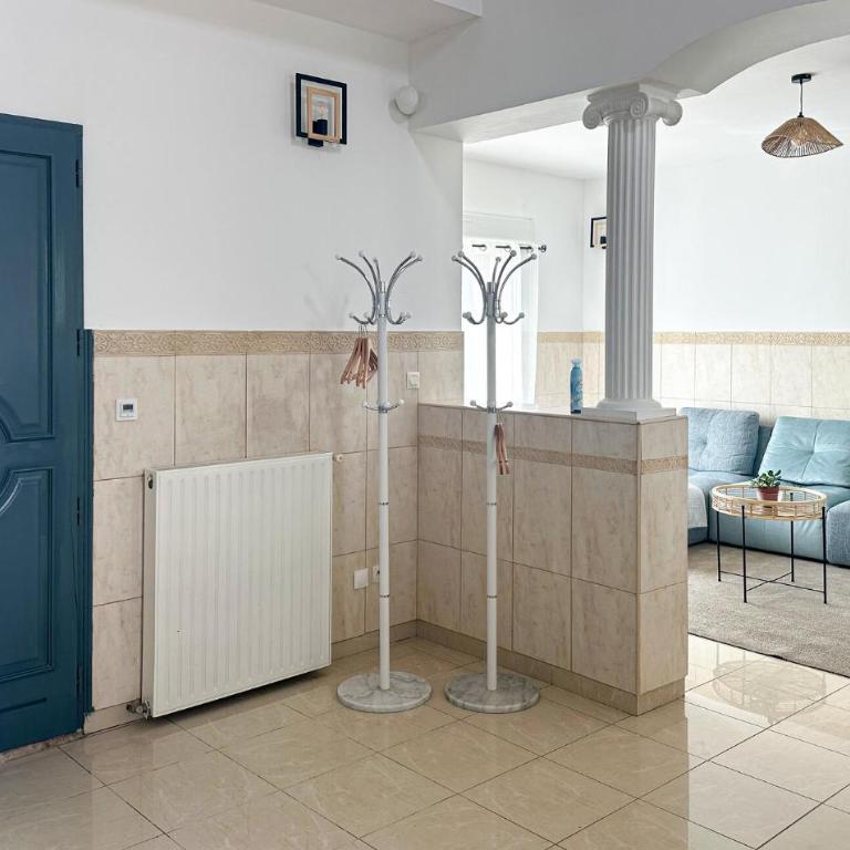 6 Bedroom Gorgeous Home In Blois - Maison de Vacances Six Chambres - 5