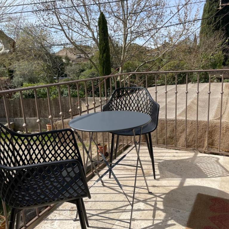 DANS LES ALPILLES - 2 chambres ST REMY - Appartement 2 Chambres - 1