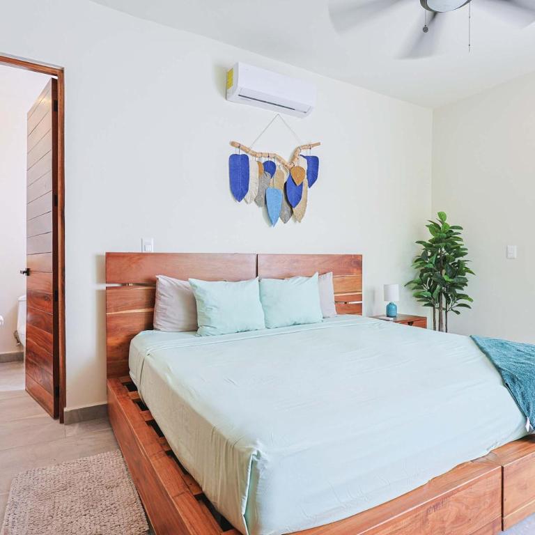 Family Home with Patio, Shared Pool & Cenote - Apartment - 29