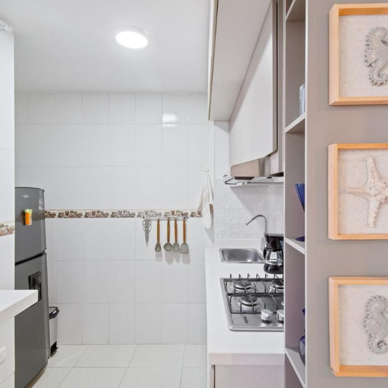 Hermoso apartamento en manga piso 3 - Two-Bedroom Apartment - 6