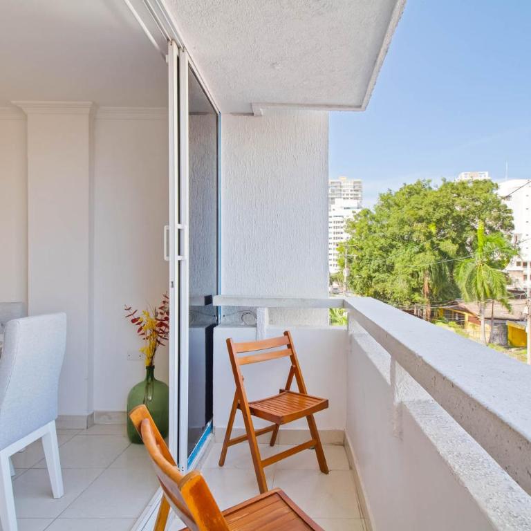Hermoso apartamento en manga piso 3 - Two-Bedroom Apartment - 4