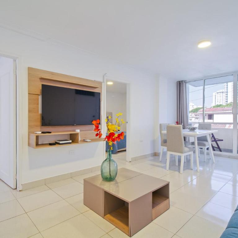 Hermoso apartamento en manga piso 3 - Two-Bedroom Apartment - 2