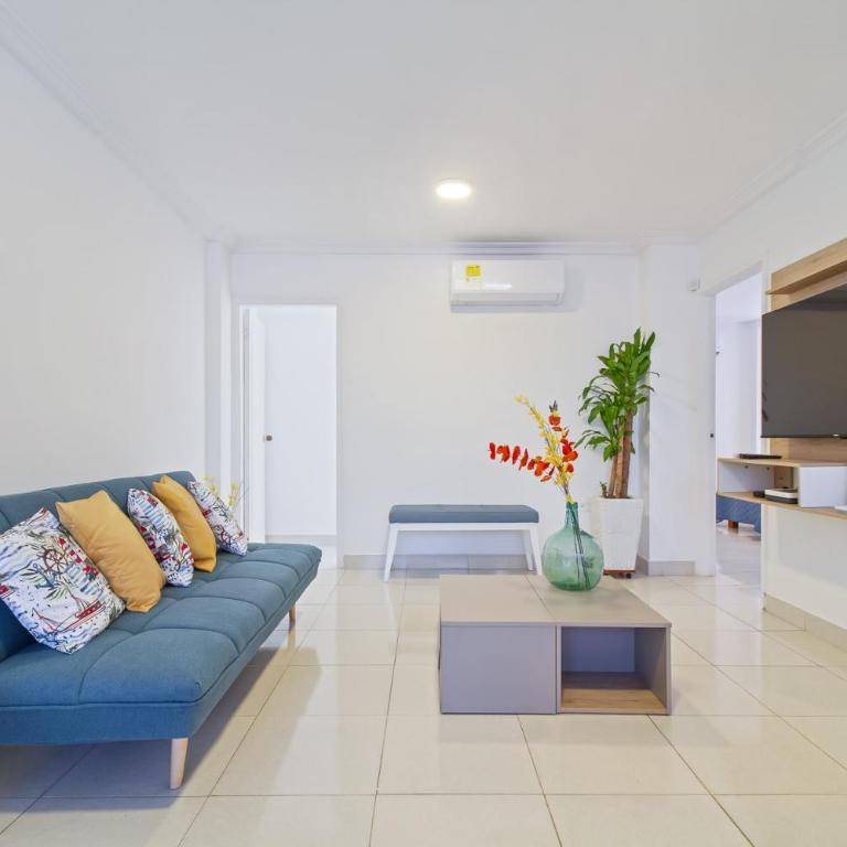 Hermoso apartamento en manga piso 3 - Two-Bedroom Apartment - 1