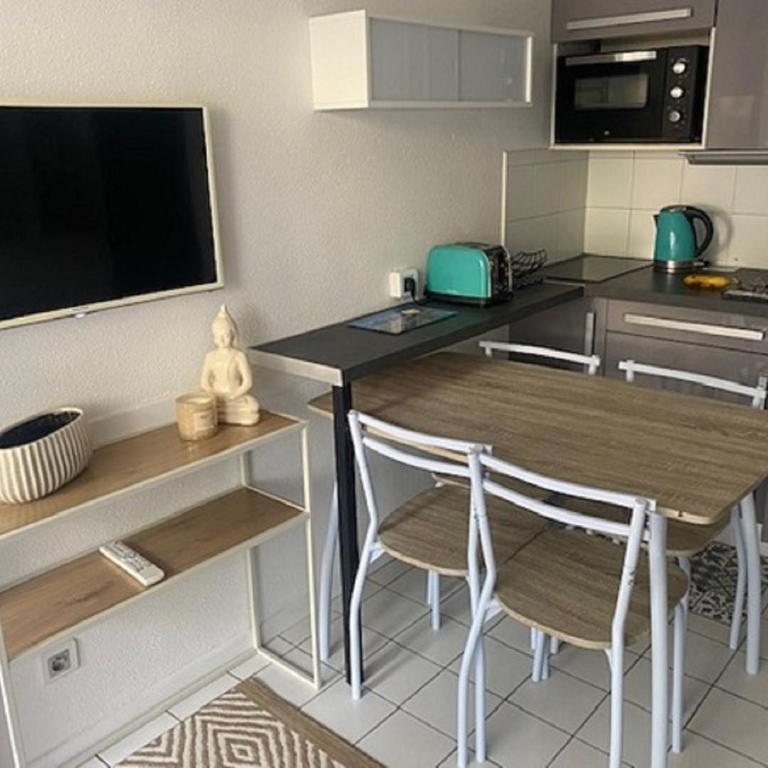 PORT ATHENA 76 CLIMATISATION WIFI et parking collectif - One-Bedroom Apartment - 4
