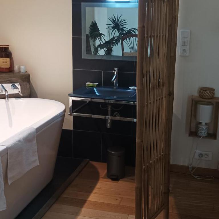 Appartement centre ville NIMES - Two-Bedroom Apartment - 23