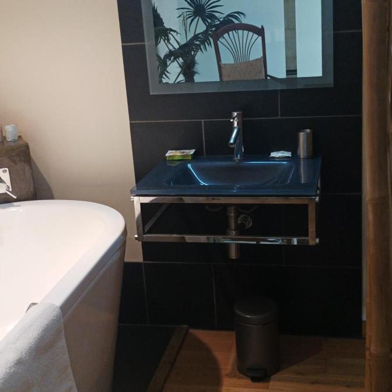 Appartement centre ville NIMES - Two-Bedroom Apartment - 24