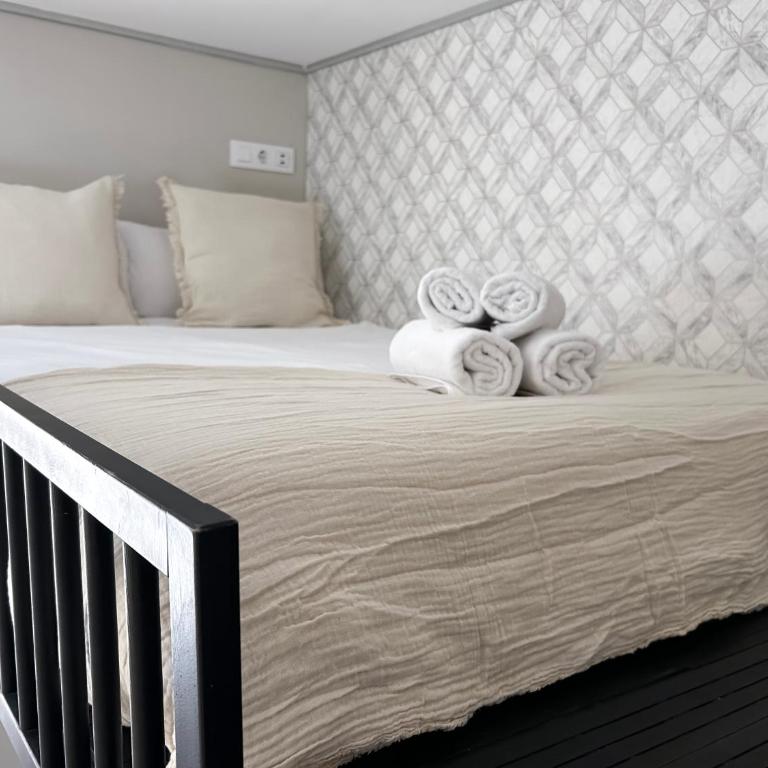 Madrid Experience - 3 dormitorios en el Centro - Three-Bedroom Apartment - 4