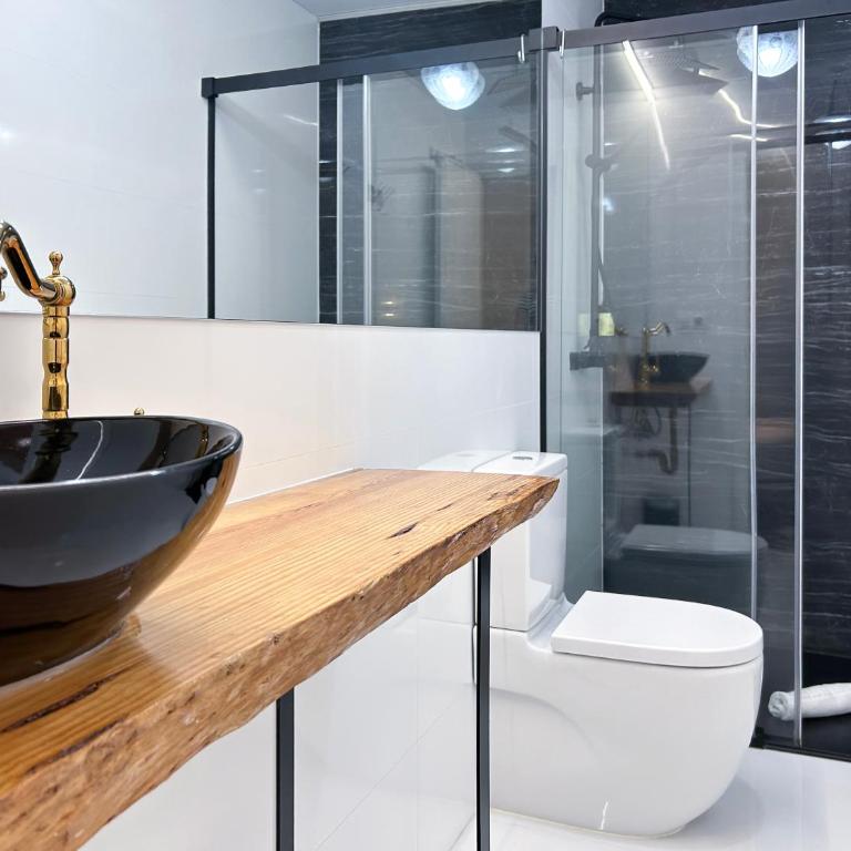 Madrid Experience - 3 dormitorios en el Centro - Three-Bedroom Apartment - 8