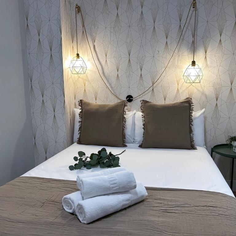 Madrid Experience - 3 dormitorios en el Centro - Three-Bedroom Apartment - 17