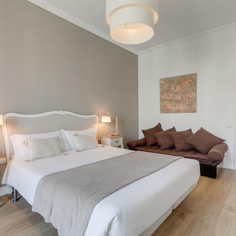 Rambla Catalunya Sky - Three-Bedroom Apartment with View - 35