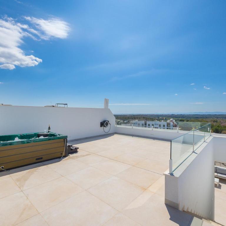 Las Colinas Golf & Country Club - Apartamento Ático - 60