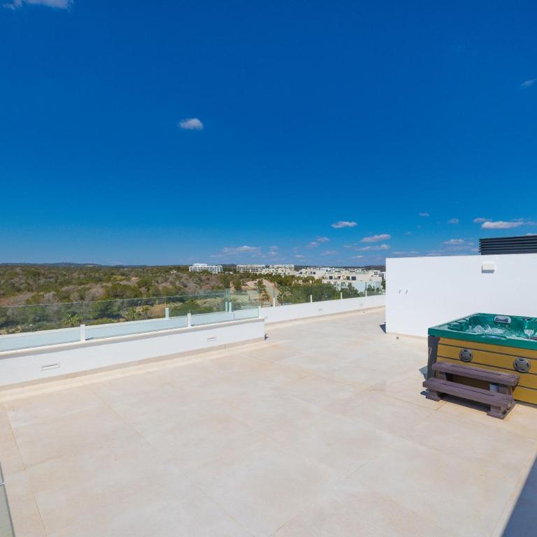 Las Colinas Golf & Country Club - Apartamento Ático - 63