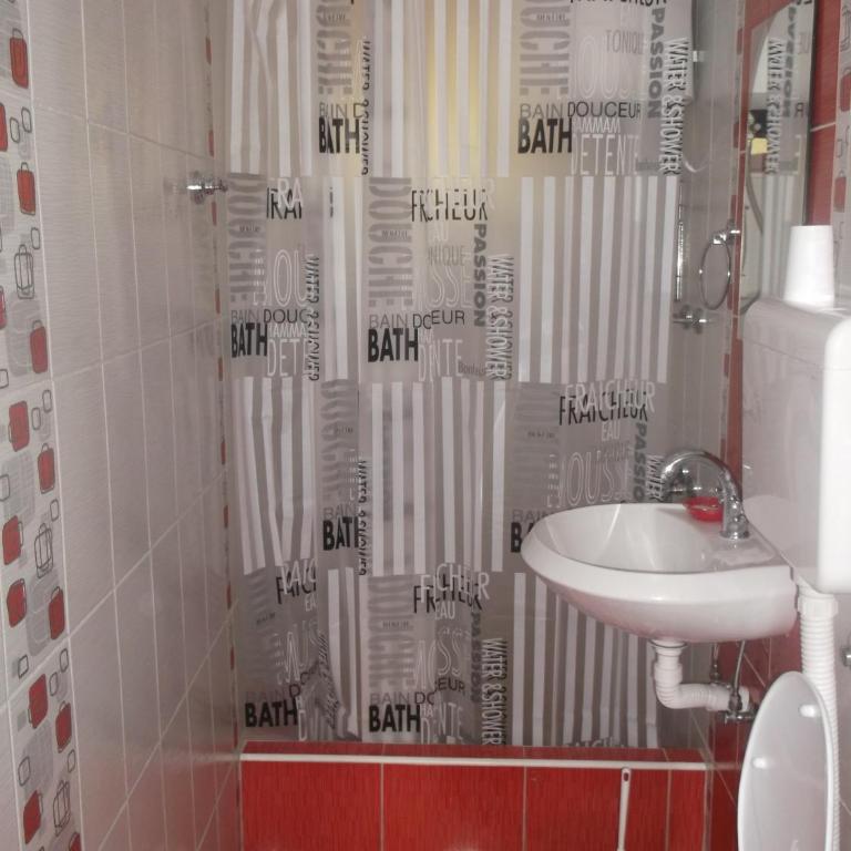 Vicky Apartments - Double Room with Shared Bathroom - 23