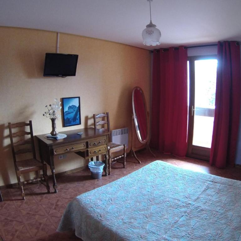 Boustigue Hotel - Chambre Double avec Balcon - Vue sur Montagnes - 7