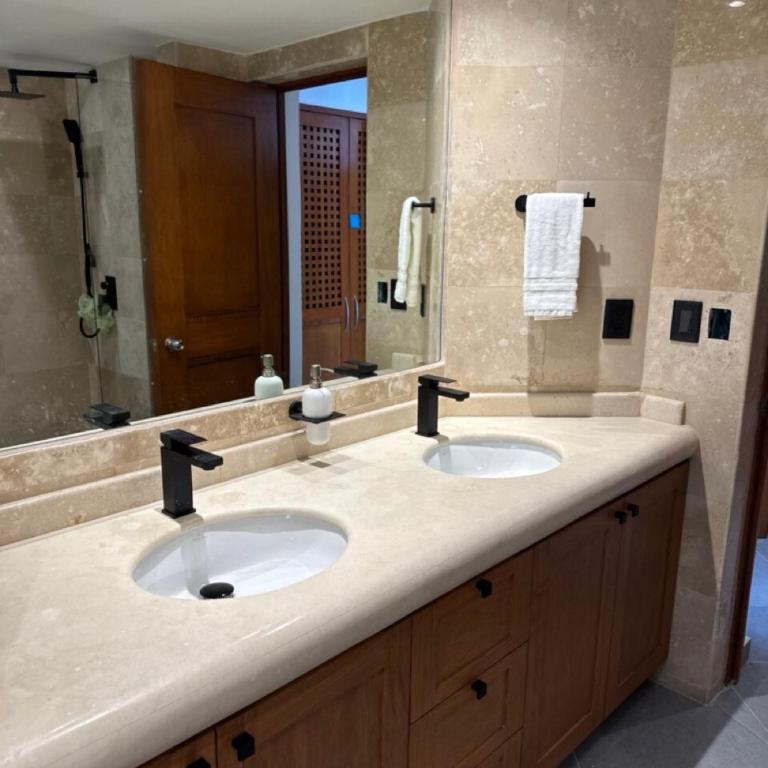 Casa Oro - Huge Penthouse & Terrace - Romantic Zone - 3 Bedrooms - 3 Bath - Three-Bedroom Apartment - 15