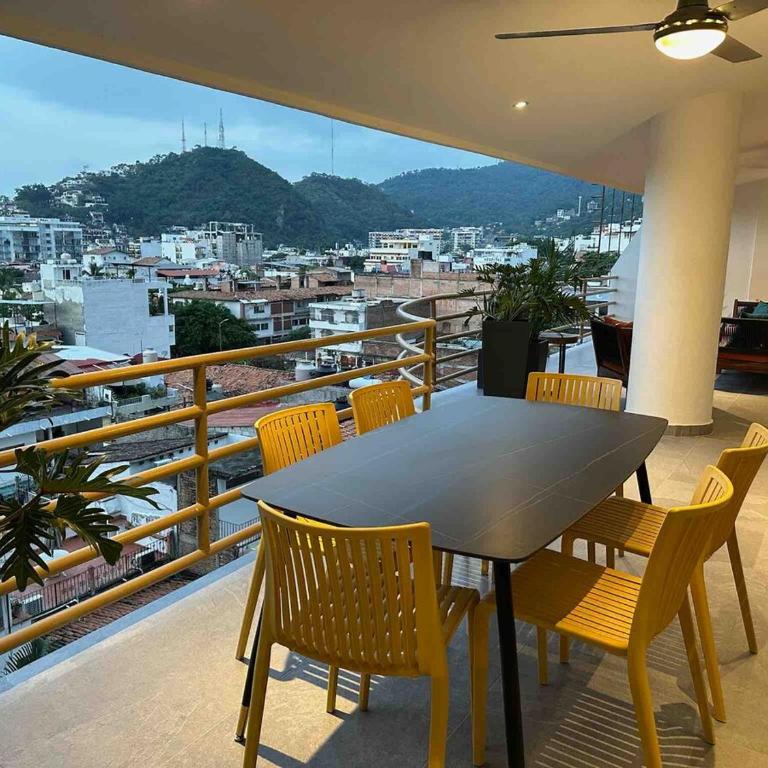 Casa Oro - Huge Penthouse & Terrace - Romantic Zone - 3 Bedrooms - 3 Bath - Three-Bedroom Apartment - 21