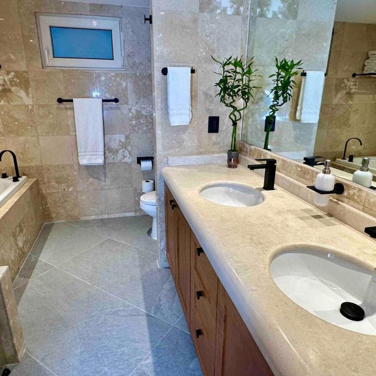 Casa Oro - Huge Penthouse & Terrace - Romantic Zone - 3 Bedrooms - 3 Bath - Three-Bedroom Apartment - 39