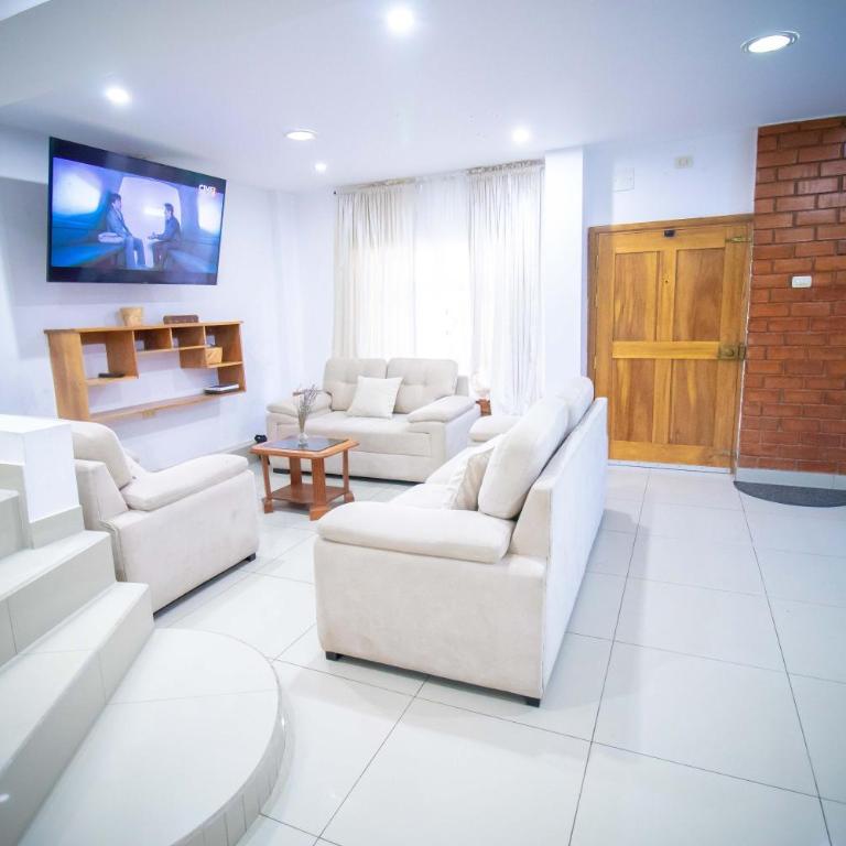 Modern House with Terrace! Near the Beaches - Three-Bedroom House - 3