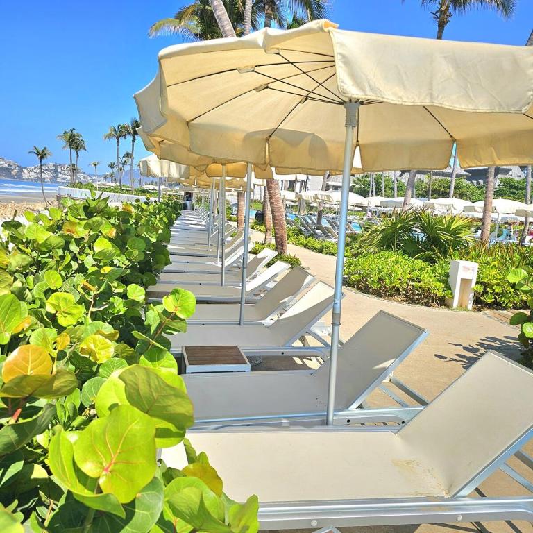 Apartment with an Incredible Terrace in Acapulco Diamante - Three-Bedroom Apartment - 58