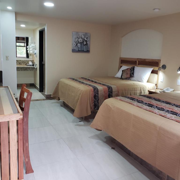 La Villa de Zaragoza - Deluxe Quadruple Room - 3