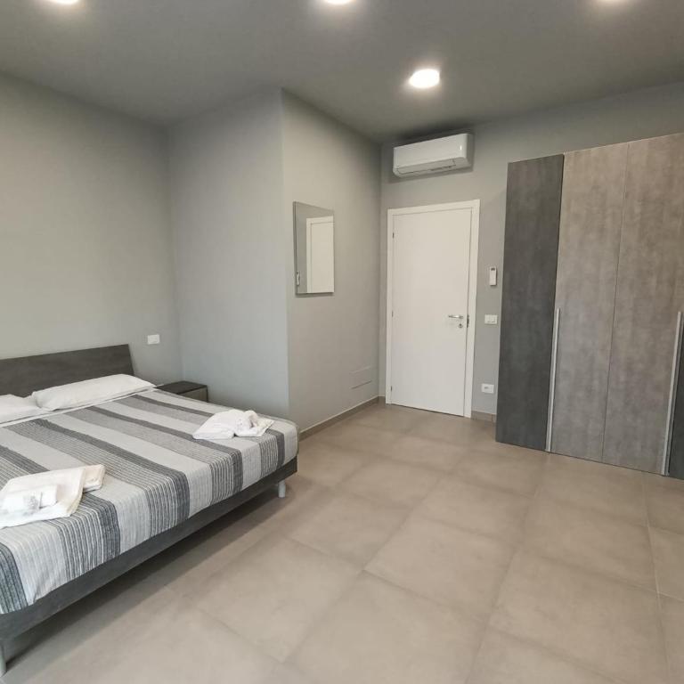 Cuneo Bedrooms - Camera Matrimoniale - 9