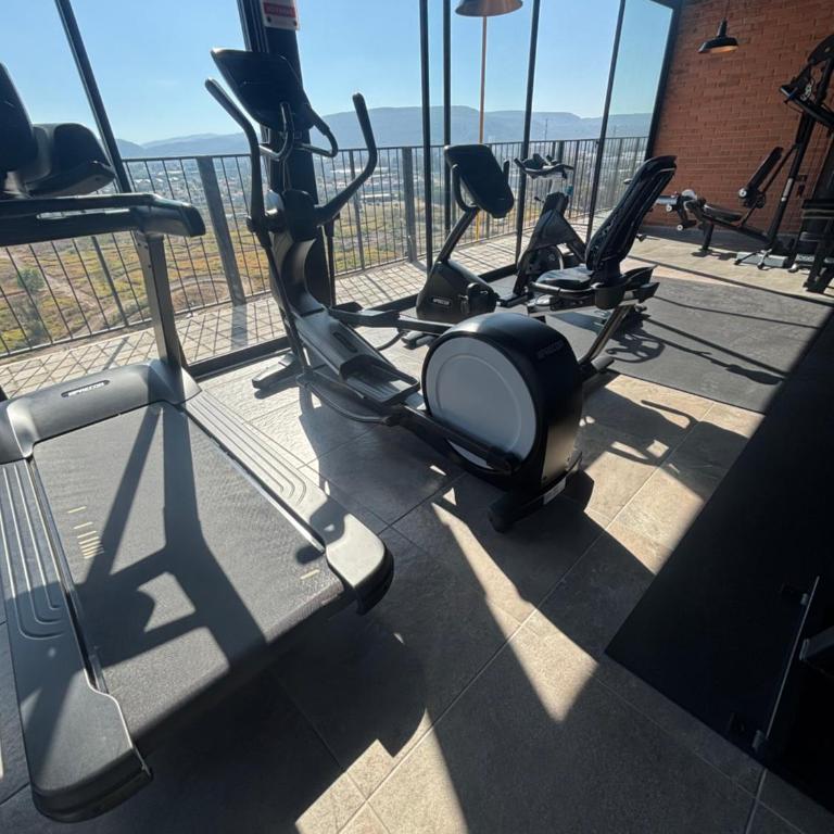 Departamento residencial con alberca y gym - Two-Bedroom Apartment - 18