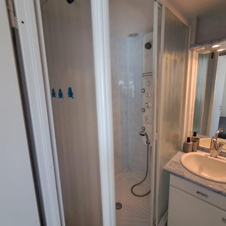 Maison fleurs des sables - Two-Bedroom Apartment - 9