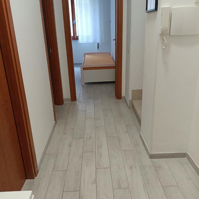 casa via Campania - Appartamento con 2 Camere da Letto e Balcone - 6
