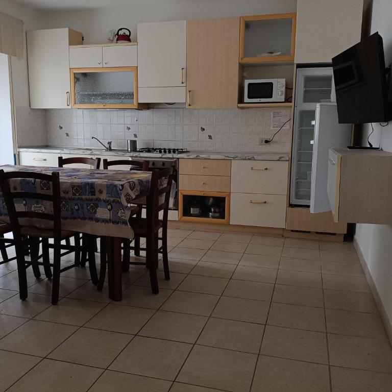 casa via Campania - Appartamento con 2 Camere da Letto e Balcone - 9