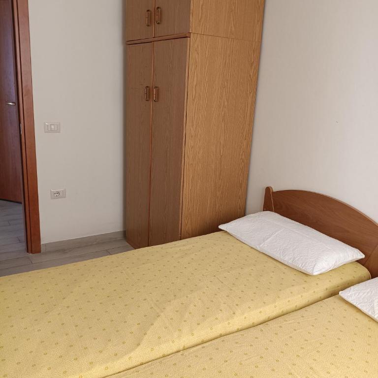 casa via Campania - Appartamento con 2 Camere da Letto e Balcone - 16