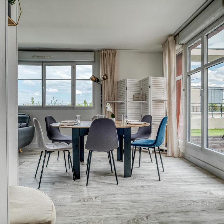 Appartement family terrasse 6-7pers proche Disney et gare - Two-Bedroom Apartment - 9