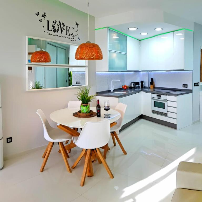 MOCAHomes Torre 1 Suite City View, Golf y Mountain - Estudio con vistas al mar - 2