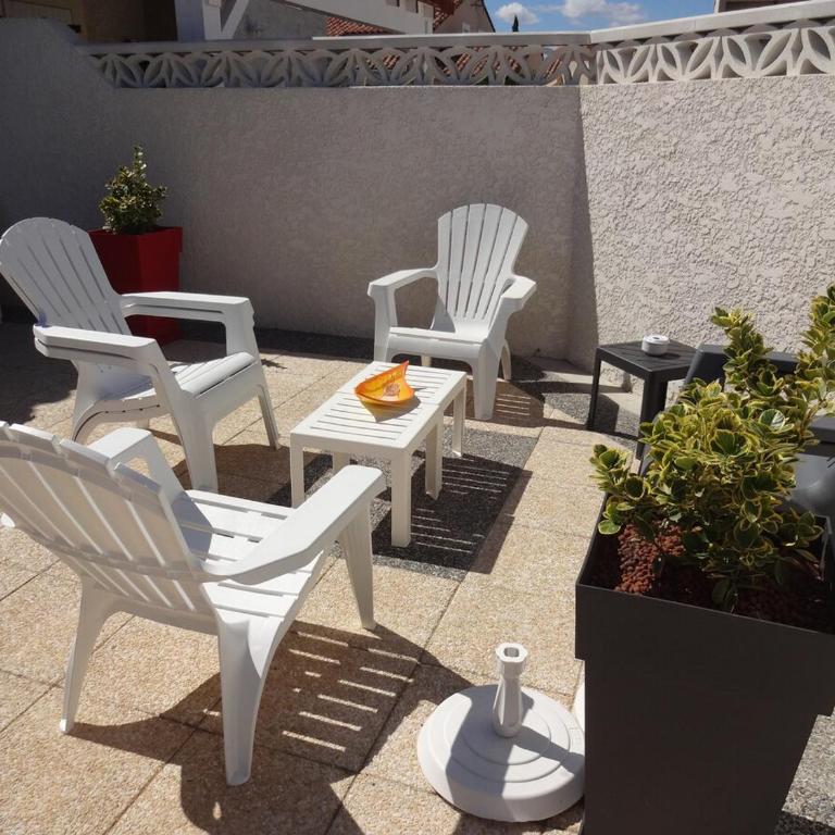 Maison de vacances climatisée 600m de la mer Cour privative et parking - Maison 3 Chambres - 4