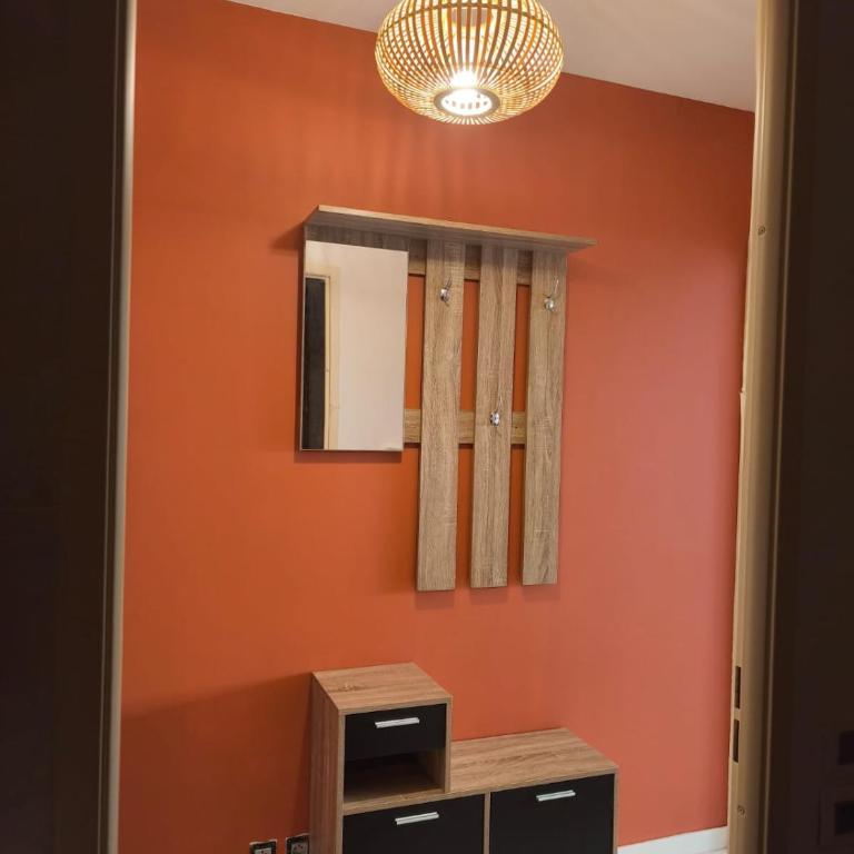 Studio calme et paisible, climatisé avec terrasse au dernier étage, 100m du tramway et 20 min de la promenade des anglais - Appartement 1 Chambre - 22