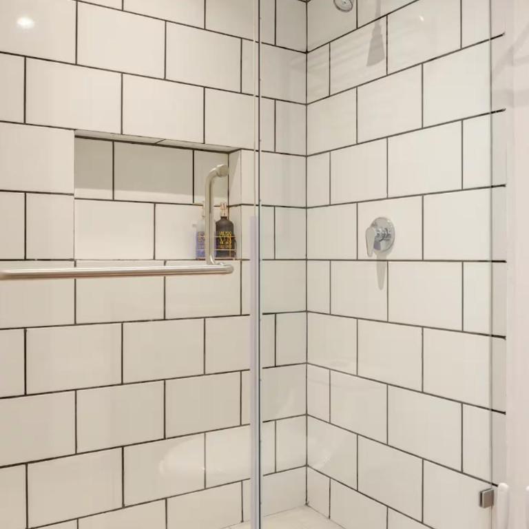 Departamentos exclusivos, equipados y amueblados en Torre Barrio Vergel - One-Bedroom Apartment - 11